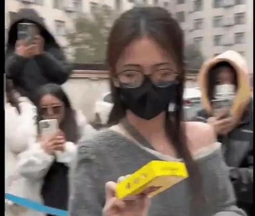 明星吃瓜被爆料群殴视频,娱乐圈暴力事件引发热议 第1张 明星吃瓜被爆料群殴视频,娱乐圈暴力事件引发热议 第1张